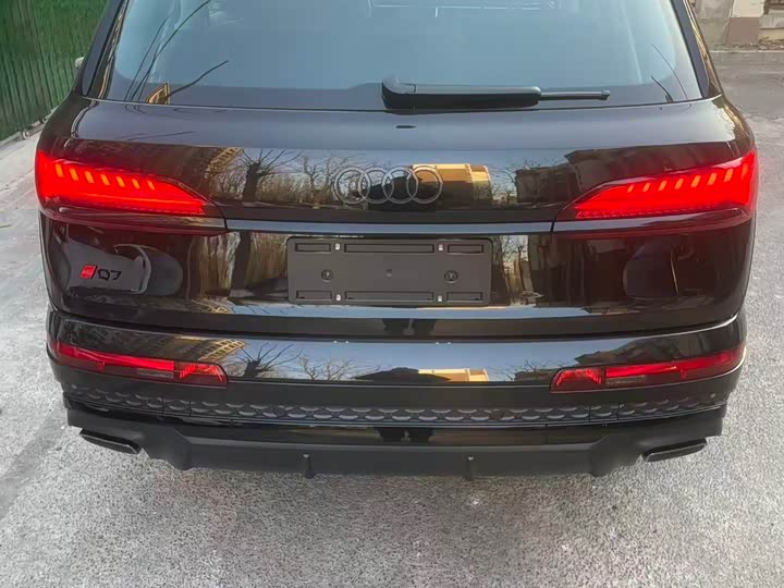 Фото 6 - Audi Q7