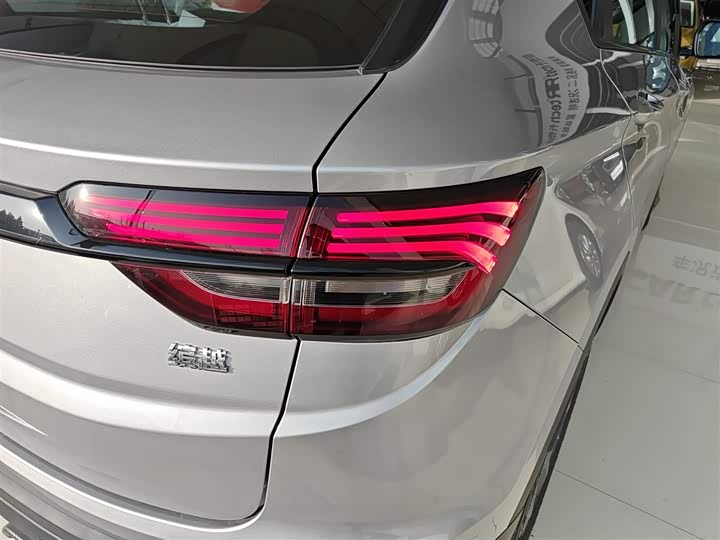 Фото 8 - Geely Coolray