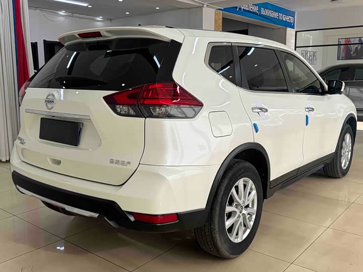 Фото 6 - Nissan X-Trail
