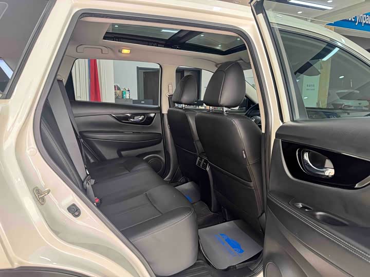 Фото 9 - Nissan X-Trail