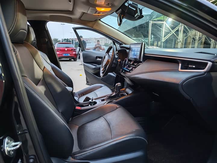 Фото 9 - Toyota Corolla