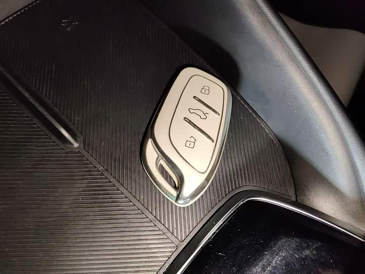 Фото 9 - MG Motor 5