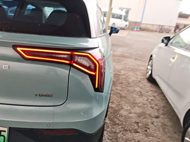 Фото 8 - Geely Geometry E Firefly