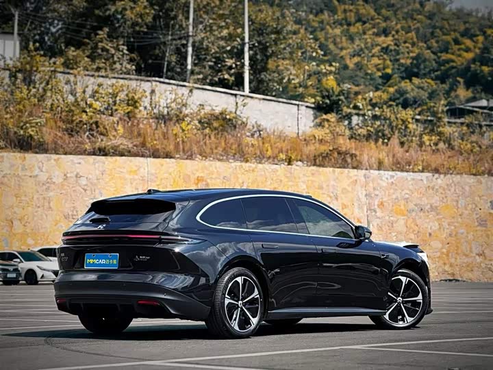 Фото 6 - Nio ET5T