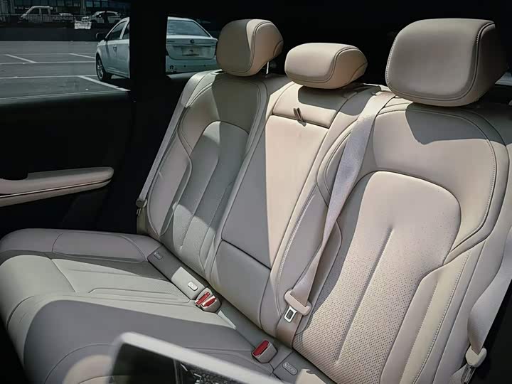 Фото 9 - Nio ET5T