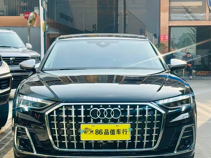 Фото 2 - Audi A8