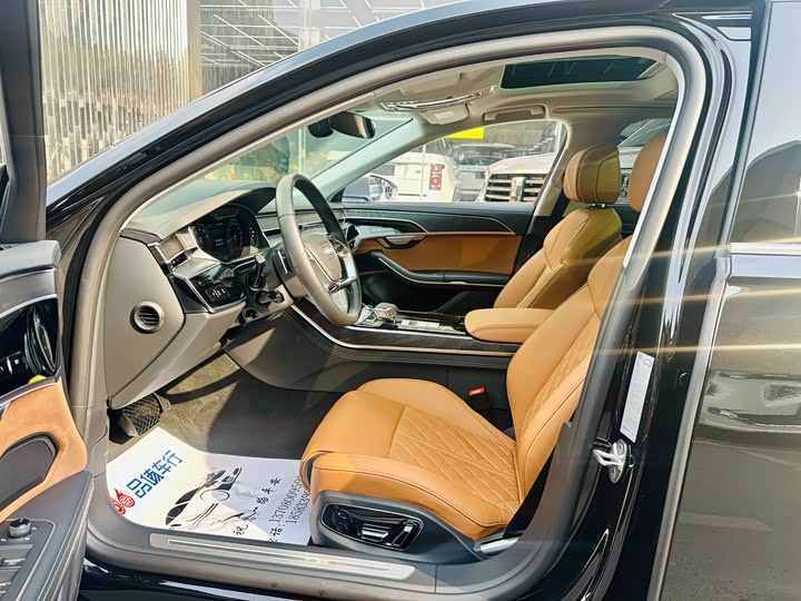 Фото 5 - Audi A8