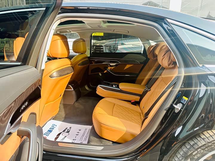 Фото 7 - Audi A8