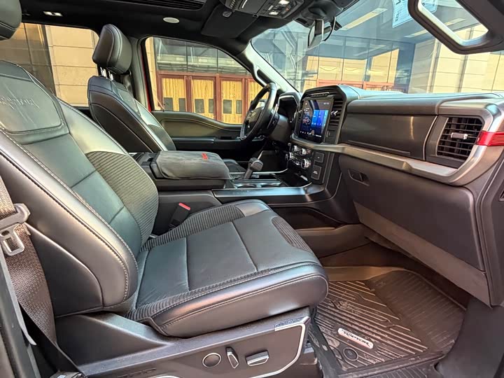 Фото 7 - Ford F-150 Raptor