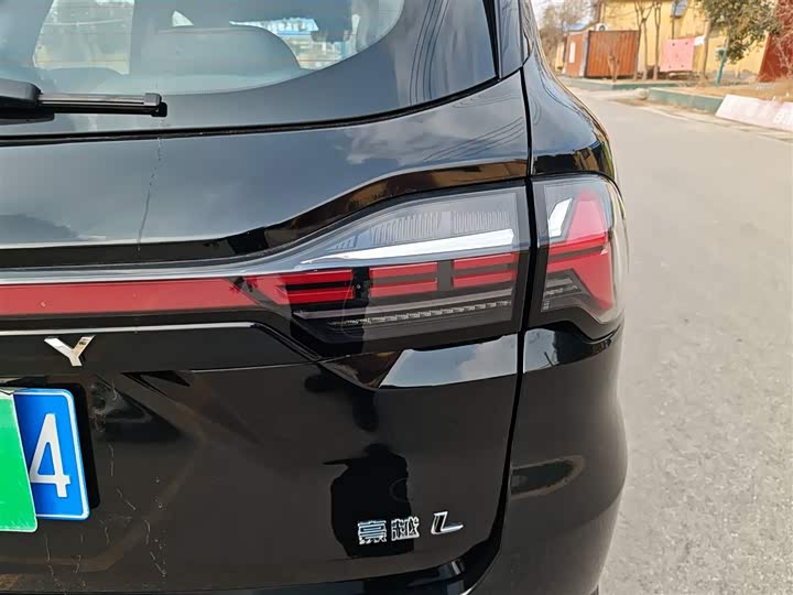 Фото 8 - Geely Okavango L