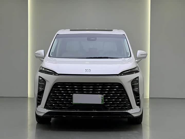 Фото 2 - Buick GL8 Hybrid