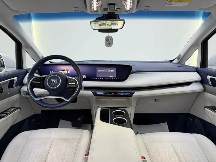 Фото 7 - Buick GL8 Hybrid