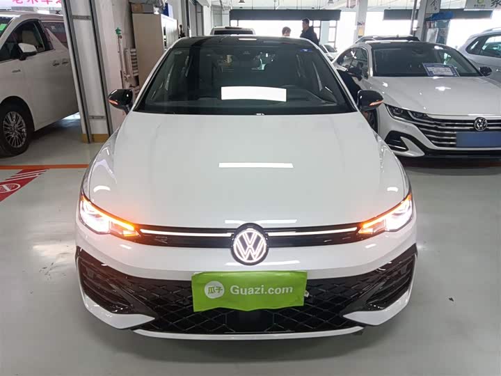 Фото 3 - Volkswagen Golf