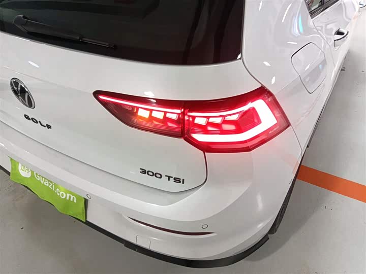 Фото 8 - Volkswagen Golf