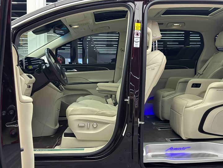 Фото 6 - Buick GL8 ES