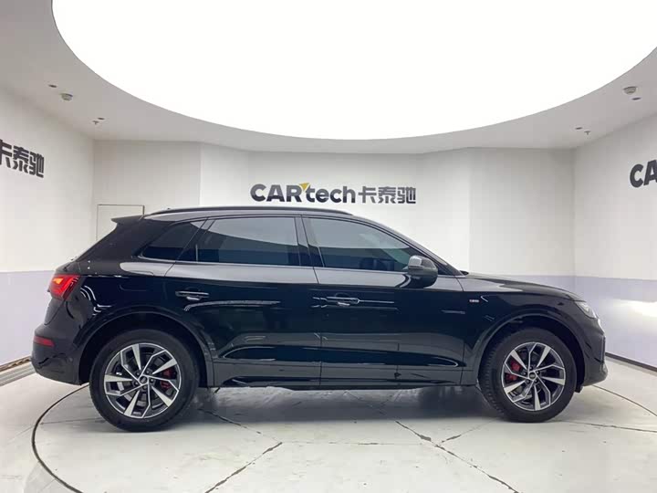Фото 4 - Audi Q5L