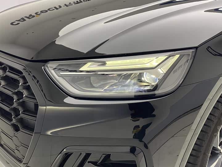 Фото 9 - Audi Q5L