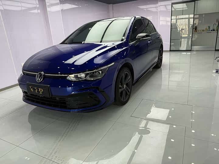 Фото 1 - Volkswagen Golf