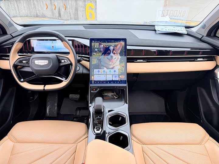 Фото 7 - Geely Atlas L