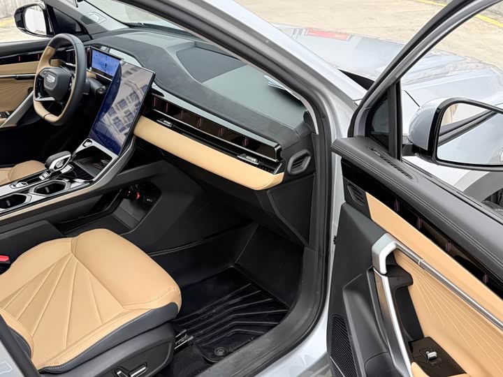 Фото 9 - Geely Atlas L