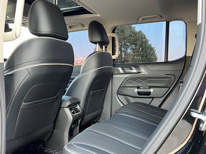 Фото 8 - Tank 300