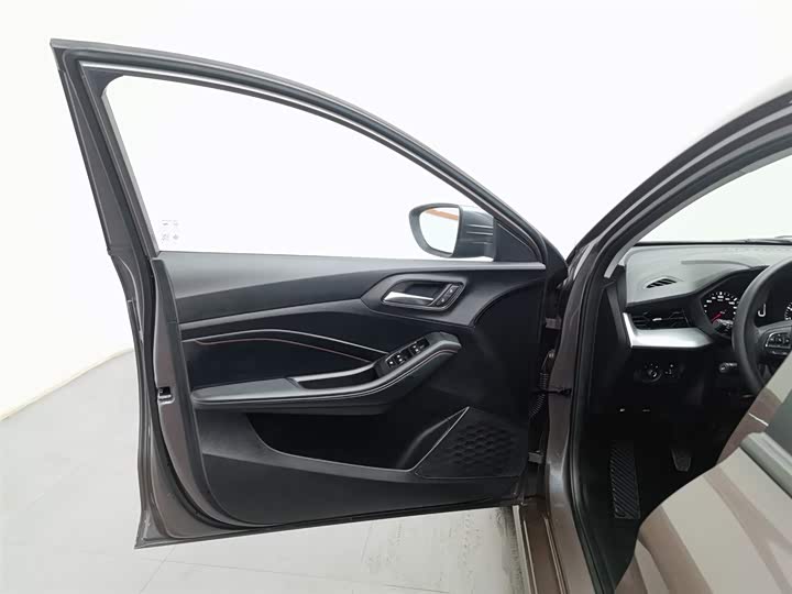 Фото 8 - MG Motor 5