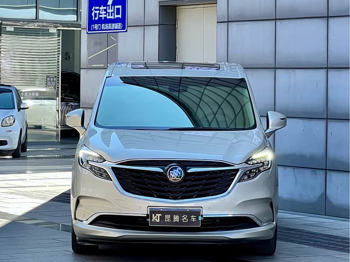 Фото 2 - Buick GL8 ES