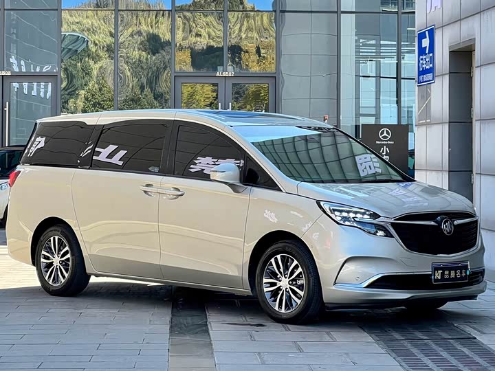 Фото 3 - Buick GL8 ES