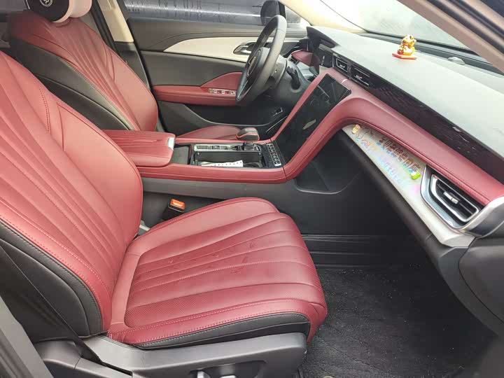 Фото 4 - Hongqi H5