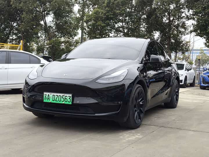 Фото 1 - Tesla Model Y