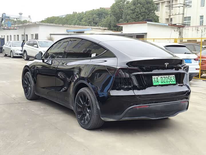 Фото 6 - Tesla Model Y