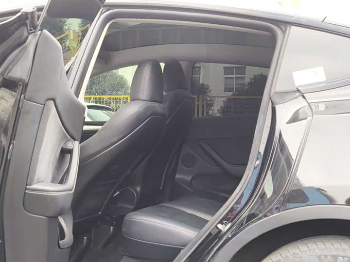 Фото 9 - Tesla Model Y