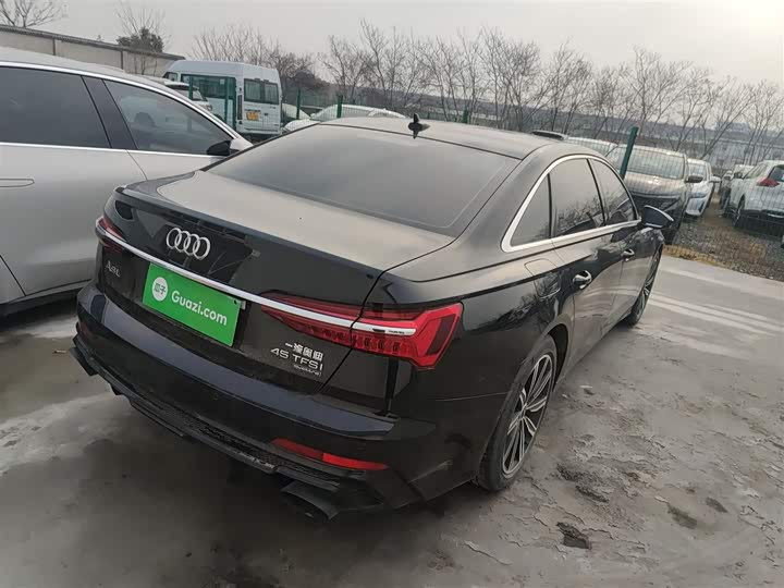 Фото 7 - Audi A6L