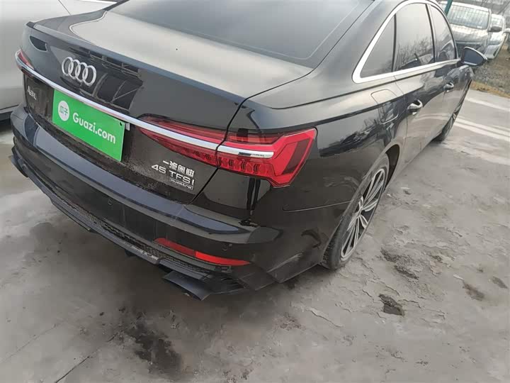 Фото 8 - Audi A6L