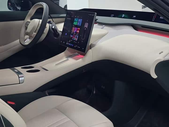 Фото 7 - Xiaomi YU7