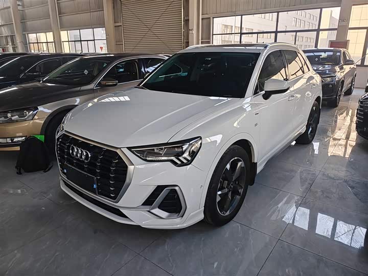 Фото 1 - Audi Q3