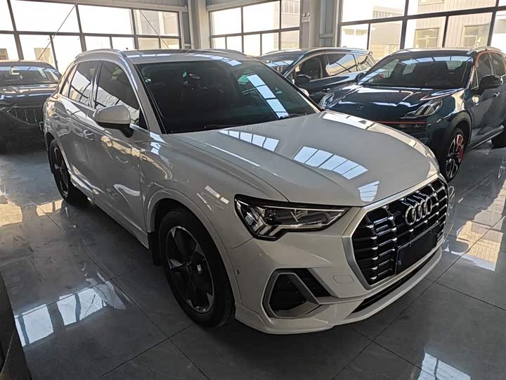 Фото 4 - Audi Q3