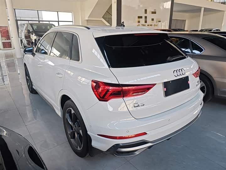 Фото 5 - Audi Q3