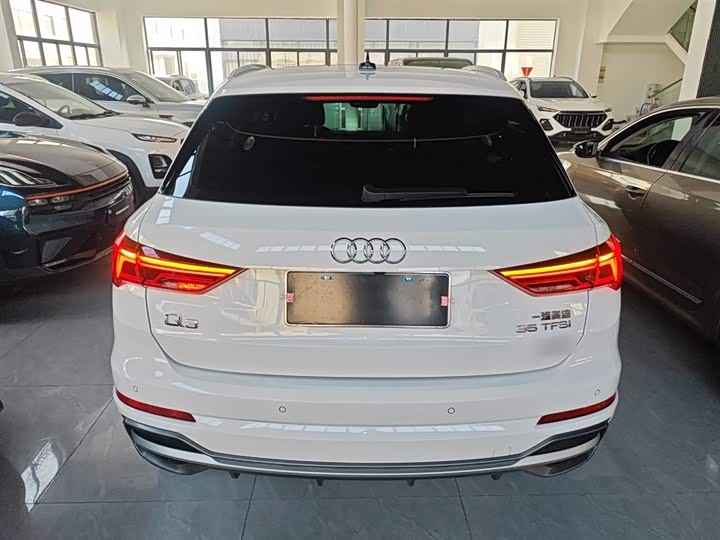 Фото 6 - Audi Q3