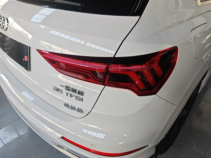 Фото 8 - Audi Q3