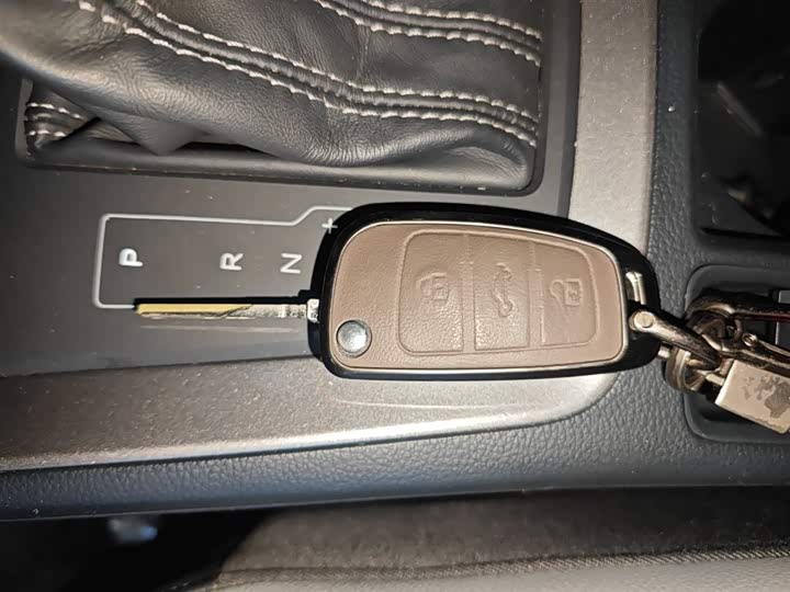 Фото 9 - Audi Q3