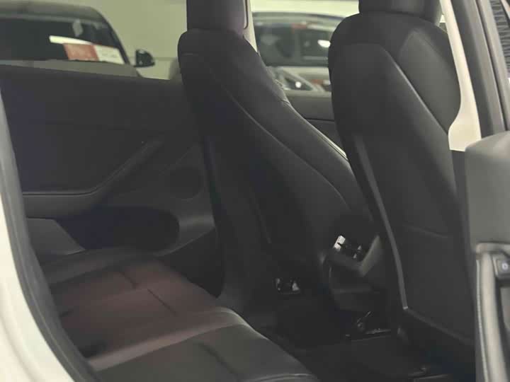 Фото 8 - Tesla Model Y