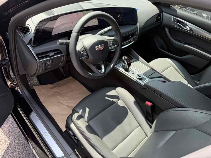 Фото 9 - Cadillac CT5
