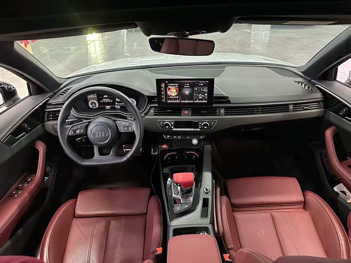 Фото 5 - Audi A4L