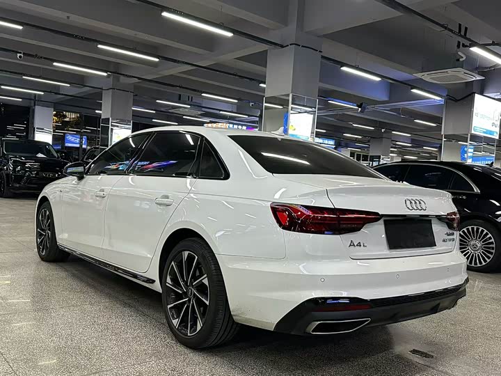 Фото 7 - Audi A4L