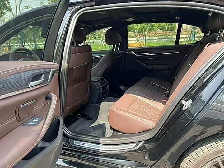 Фото 6 - BMW 5 Series