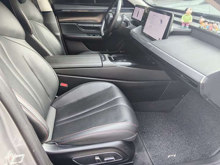 Фото 8 - XPeng P7