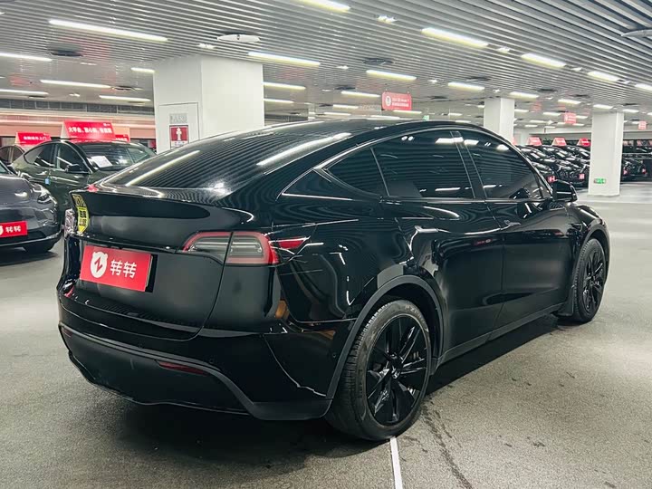 Фото 4 - Tesla Model Y