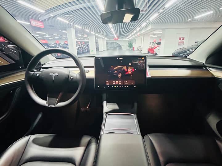 Фото 9 - Tesla Model Y