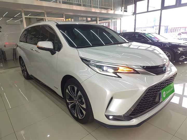 Фото 4 - Toyota Granvia